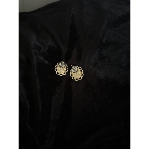 Vintage Cameo Style Earrings Gold Tone Black Background Oval Shape for Pierced - Picture 2 of 3